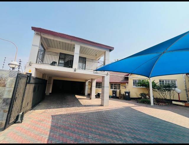 6 BEDROOM HOUSE FOR SALE IN WINCHESTER HILLS EXT 3